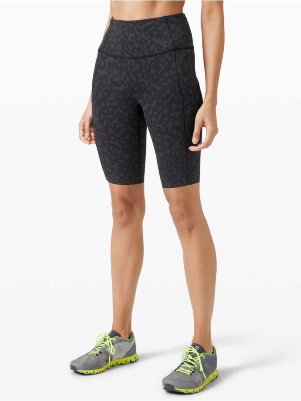 Lululemon Fast and Free Short 10” Leopard-Print High-Rise Bike Shorts Size 4 - Picture 3 of 8